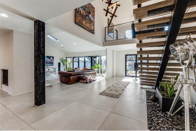 Building Photo - 9611 Fallbrook Dr