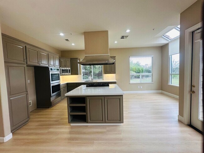 Building Photo - 583 Montori Ct