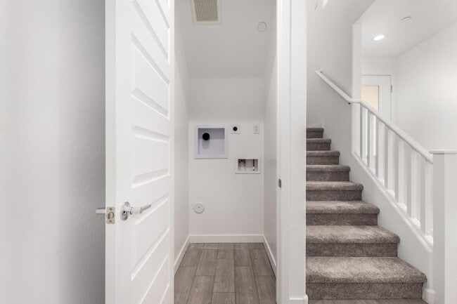 Building Photo - 4054 E Amoroso Dr