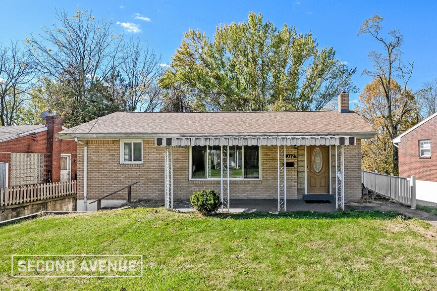 Primary Photo - 382 Collins Dr