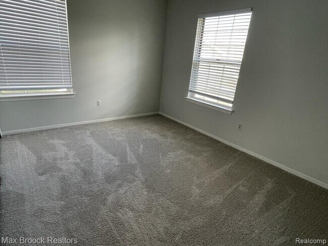 Building Photo - 6635 Bellows Ct