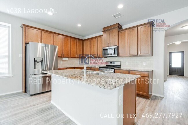 Building Photo - 4038 Lagoon Pl