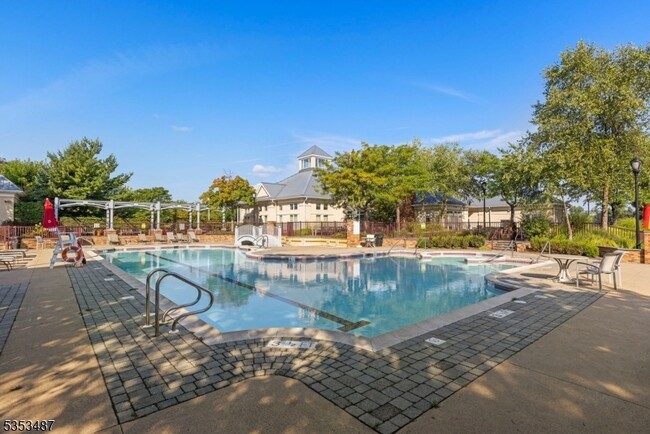 Building Photo - 207 Shearwater Ct W