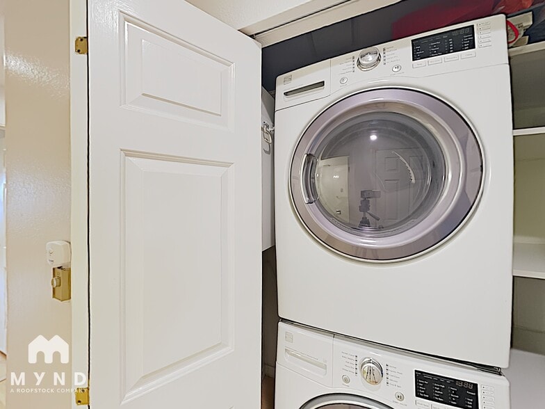 Building Photo - 15278 Sunwood Blvd