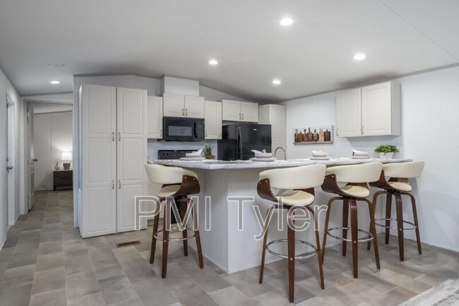 Building Photo - 203 Sugar Maple Ln