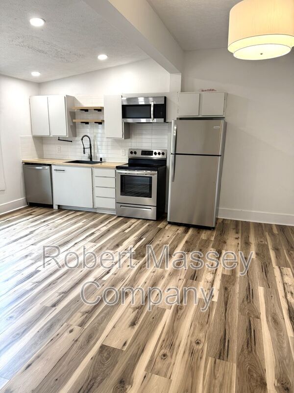 Building Photo - 1618 Ellwood Ave