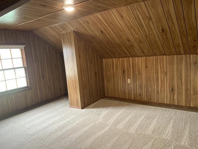 Building Photo - 502 Burlington Ave