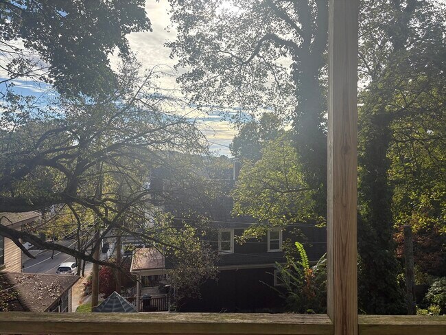 Building Photo - 18 Symmes St
