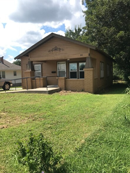 Building Photo - 308 N McKinley Ave