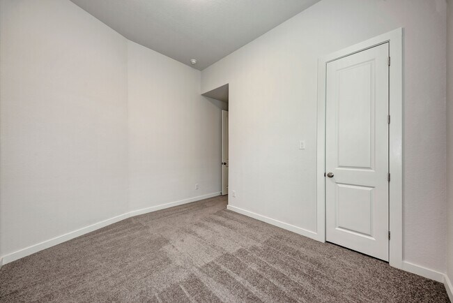 Building Photo - 4411 Hannover Wy