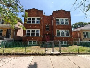 Building Photo - 6807 S Artesian Ave