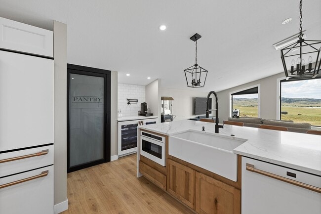 Building Photo - 4 BED | 2 BATH | BARNDOMINIUM | HOT SPRING...