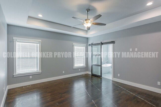 Building Photo - 9618 Shooting Star Cir