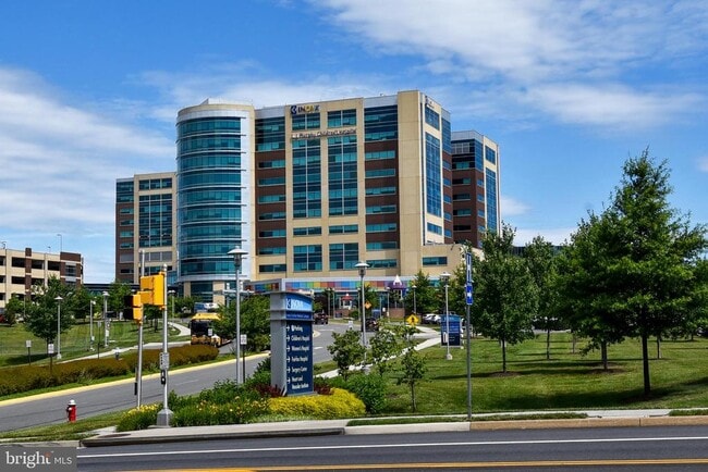 Building Photo - 3302 Woodburn Village Dr