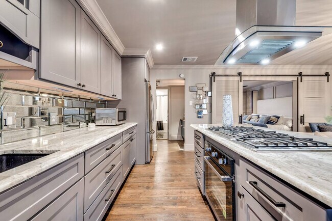 Building Photo - 4803 Junius St
