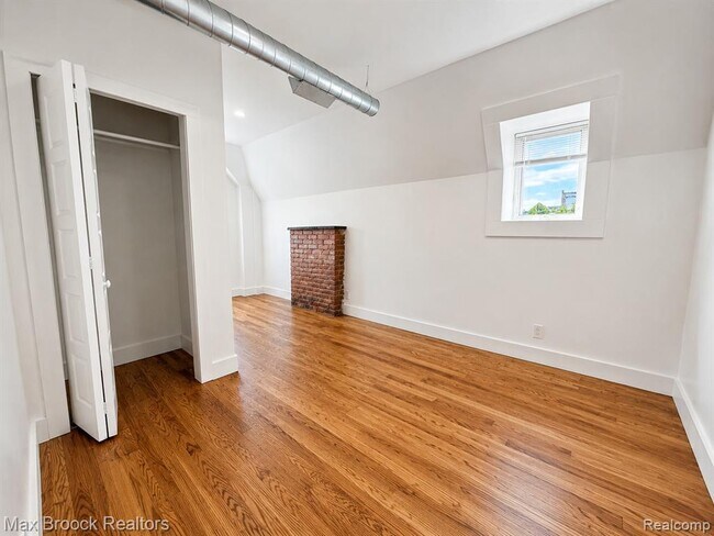 Building Photo - 3143 Trumbull