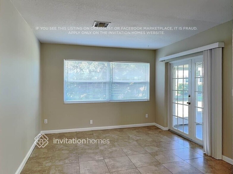 Building Photo - 122 Van Dyck Dr