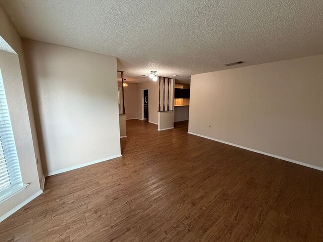 Building Photo - Charming One-Story Ranch on Corner Lot in ...