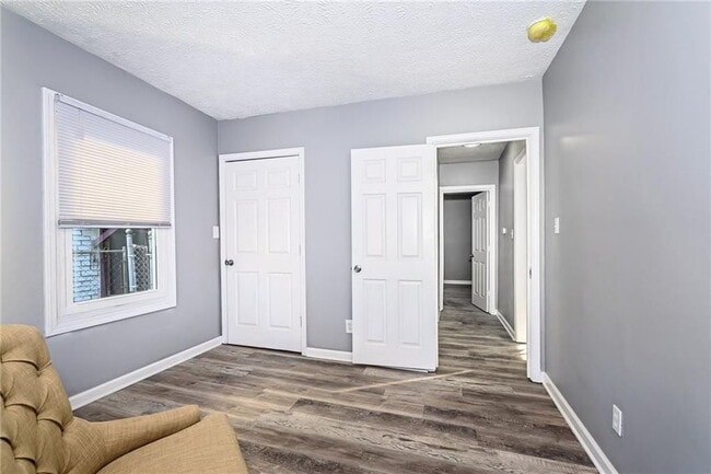 Building Photo - SOUTH BROAD RIPPLE 2 BEDROOM W/BASEMENT RECENTLY UPDATED