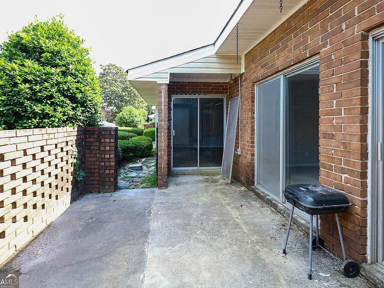 Building Photo - 110 Westcliff Cir