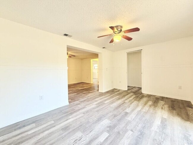 Building Photo - 5707 Quist Dr