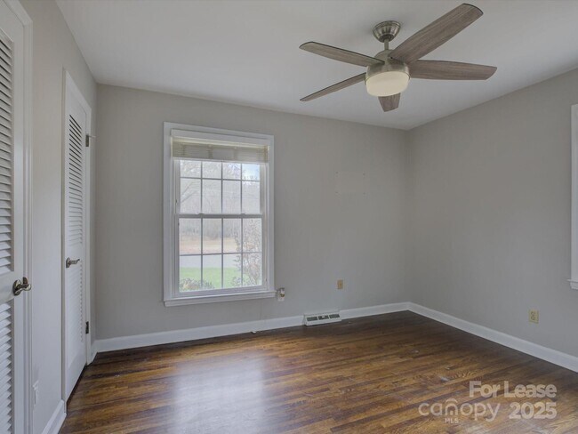 Building Photo - 6219 Colchester Pl