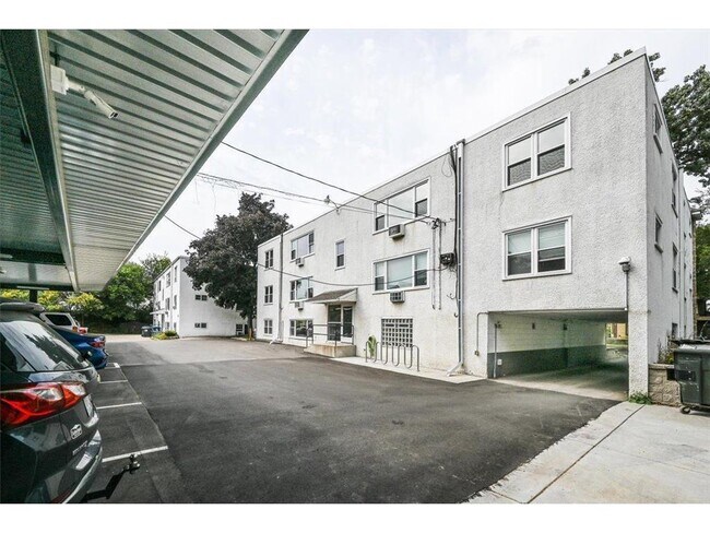 Building Photo - 401 Ridgewood Ave