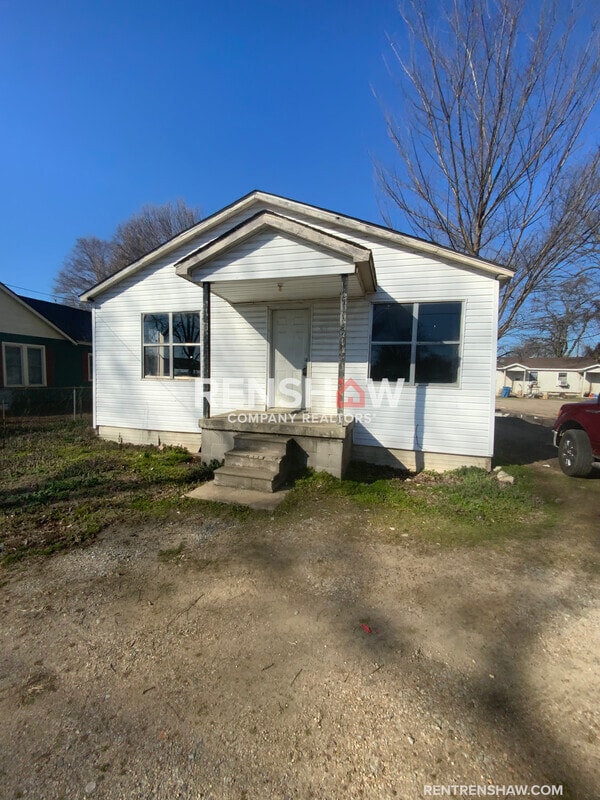 Building Photo - 417 Elm St