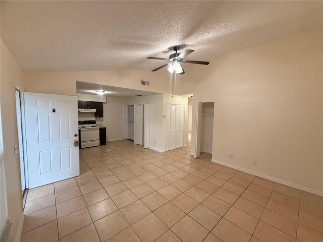 Building Photo - 9406 N Hartts Dr