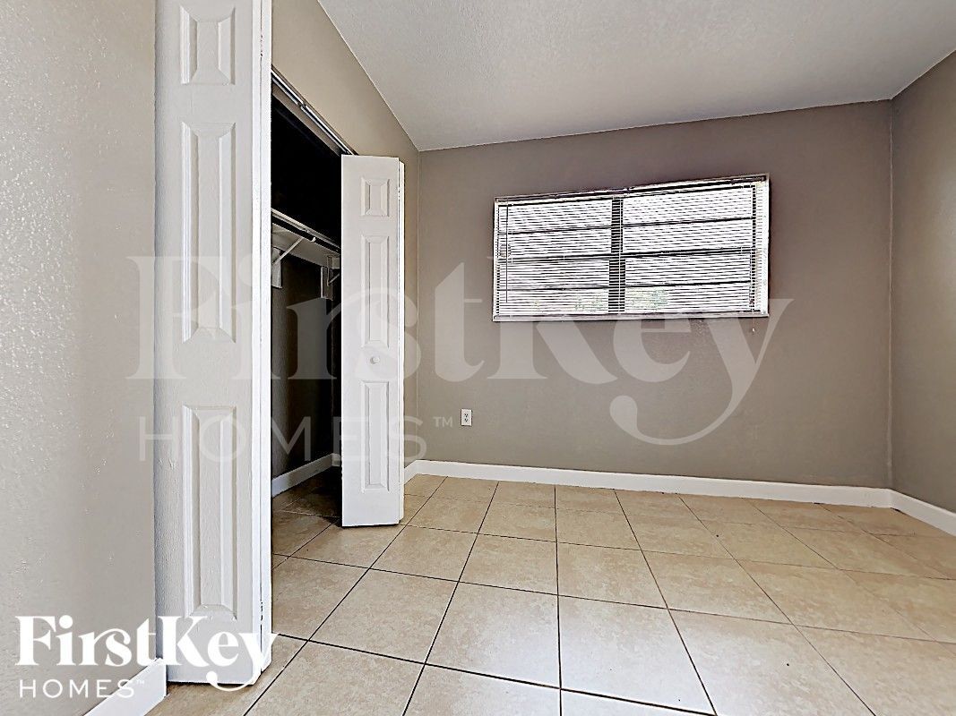 Building Photo - 17800 NW 28th Ct