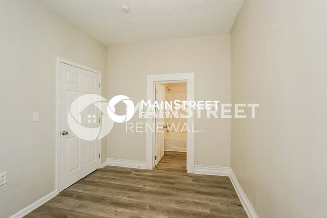Building Photo - 1 Bedroom Pet-Friendly Home in Louisville, KY with Main Street Renewal
