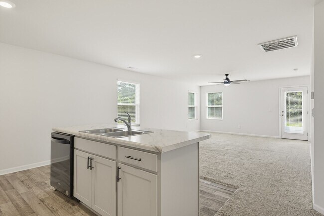 Building Photo - 414 Hope Ln