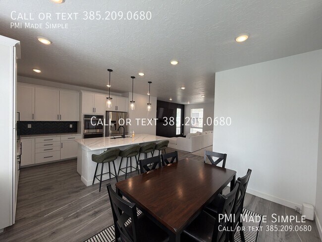 Building Photo - 617 E 460 S