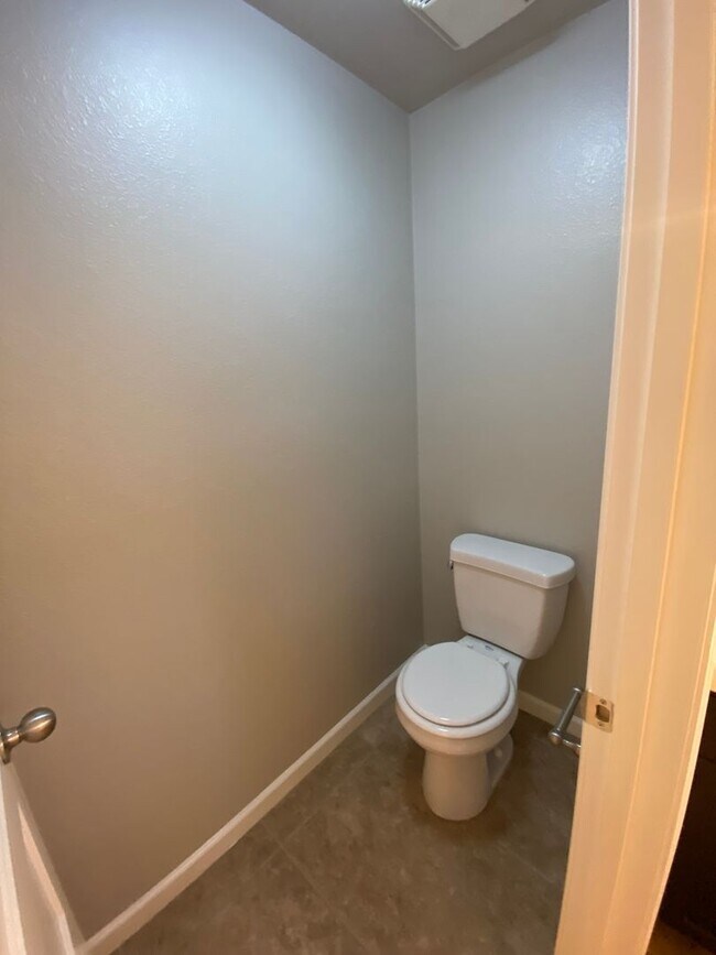 Building Photo - 3461 Alcove Way
