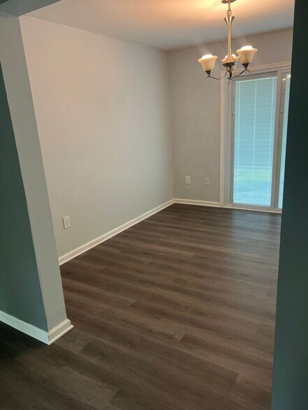 Building Photo - 2263 Prince of Wales Ct