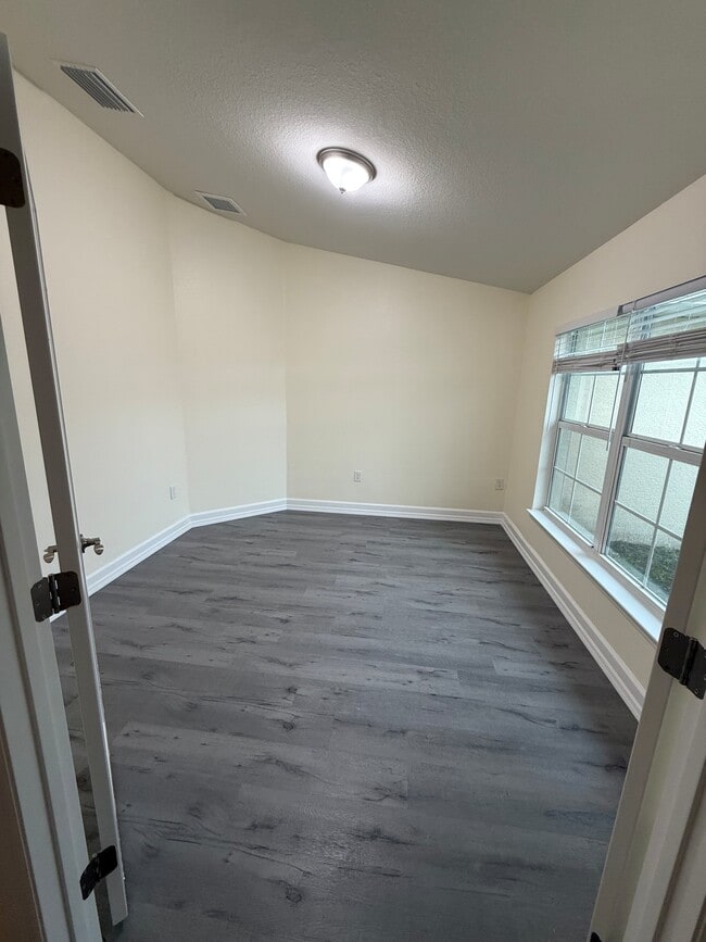 Building Photo - 2513 43rd St SW