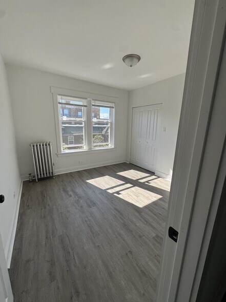 Building Photo - 1650 W Morse Ave