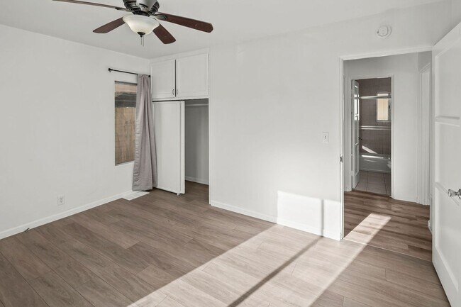 Building Photo - Emerson St