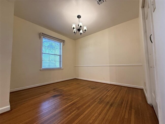 Building Photo - 10607 Clematis Ln