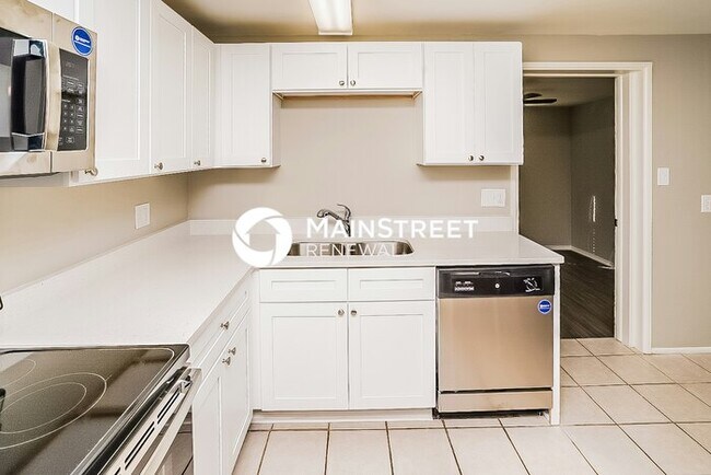 Building Photo - 3 Bedroom Pet-Friendly Home in Largo, FL with Main Street Renewal