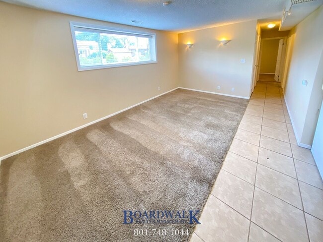 Building Photo - 451 8120 S