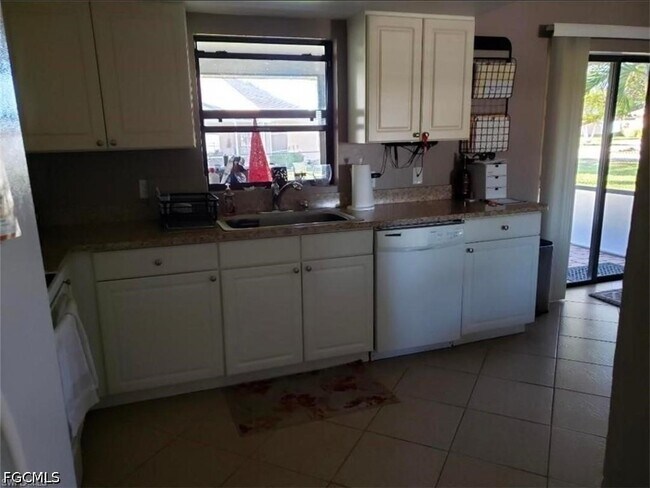 Building Photo - 3604 SW 6th Pl