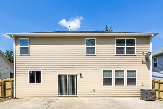 Building Photo - 30 Timber Ln