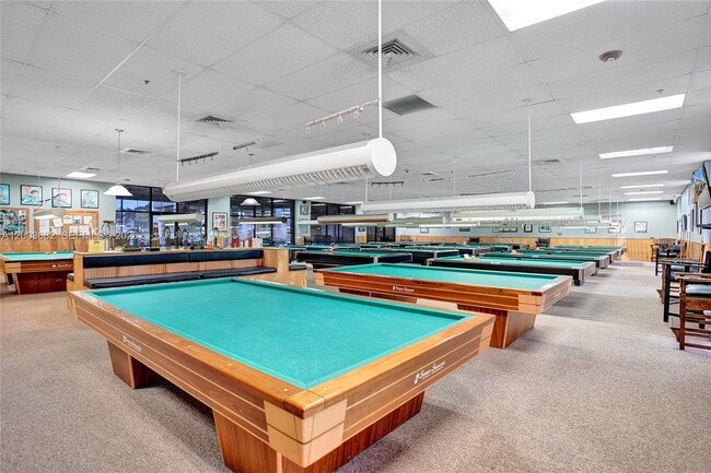 Building Photo - 3001 Portofino Isle