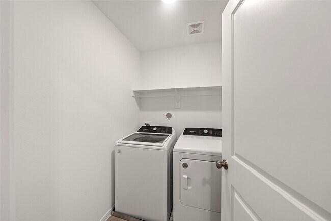 Building Photo - 14866 Ash Landing Dr