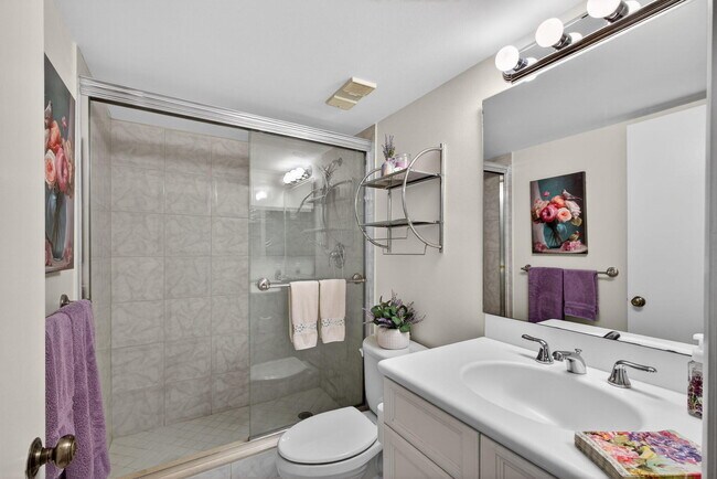 Building Photo - 1300 Jimmy Buffett Mem Hwy