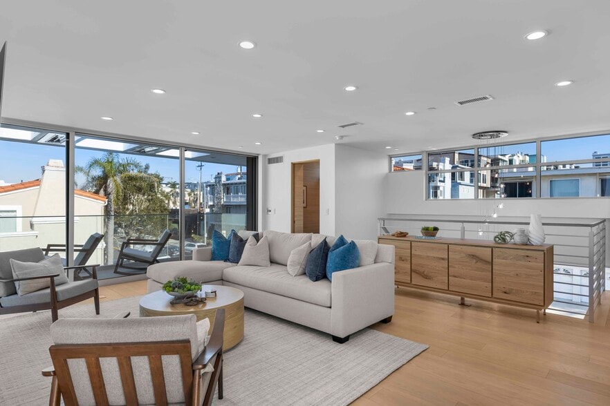 Building Photo - 2019 Highland Ave