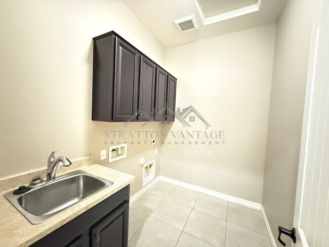 Building Photo - 4032 S Pleasant Pl