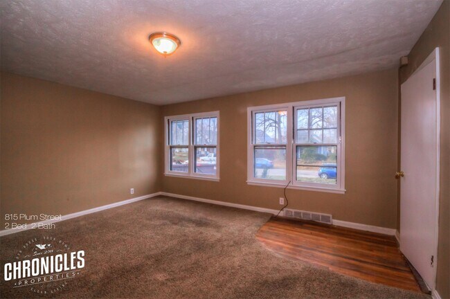 Building Photo - 815 Plum St
