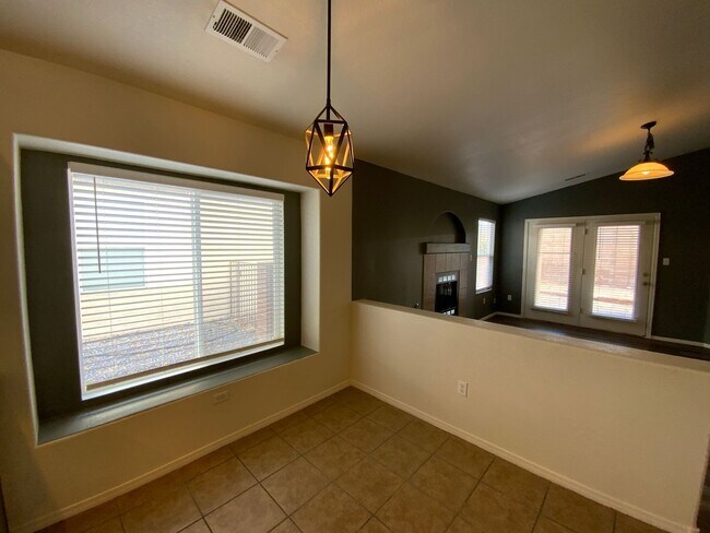 Building Photo - 4 Bedroom Single Story Home Available Near...